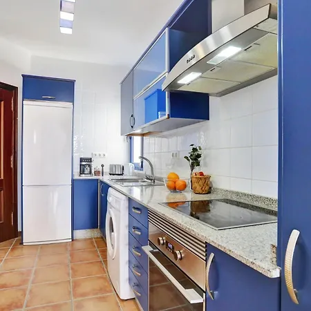 El With Two Bedrooms *