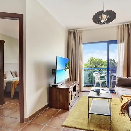 El With Two Bedrooms *