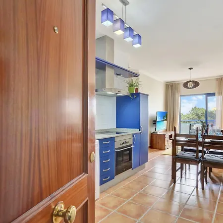 El With Two Bedrooms *