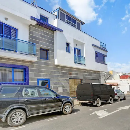 El With Two Bedrooms *